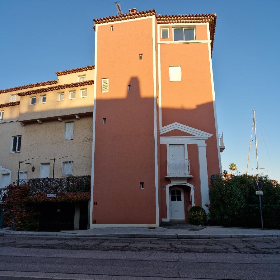 Casa Nostra, Port-Grimaud, Vue Sur Les Canaux ภายนอก รูปภาพ