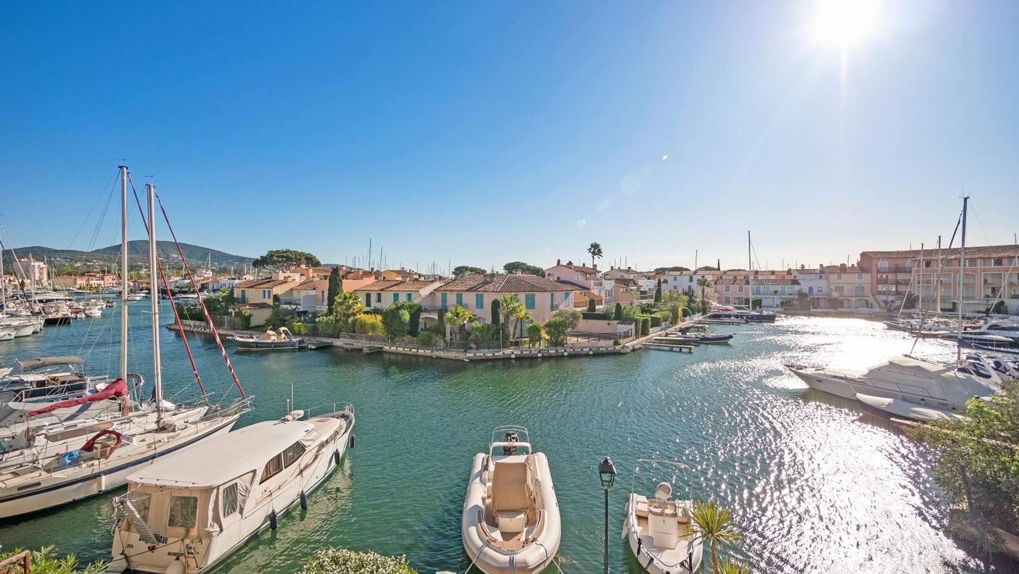Casa Nostra, Port-Grimaud, Vue Sur Les Canaux ภายนอก รูปภาพ